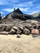 Angelita sobre playa