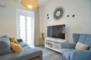 Charming 3BR in the Heart of Town by Feel Nazaré Charming 3BR in the Heart of Town by Feel Nazaré