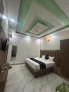 Hotel GreenParkland Near Krishna Janambhoomi