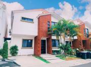 Casa con piscina privada para familias