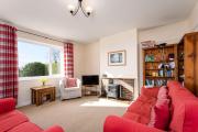 Cosy country cottage, nearby beaches attractions A55