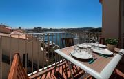 Appartement rénové avec vue marina Gruissan GN140-1033
