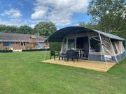 Lodge tent Eendje met privé sanitair