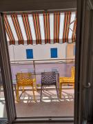 BANDOL T2 HYPER CENTRE rue calme