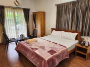 Cloud & Mist Inn-Whole Villa Stay with Mountain Views in Kotagiri, Near Ooty