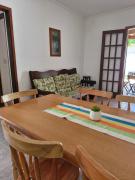 Casa para família a 150m da Praia do Perequê Açu