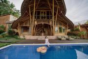 CR Tris Casa De Bambú - Bamboo House Bali