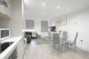 Modern 2 Bed in Stratford, London with Wi-Fi & Sleeps 5 Modern 2 Bed in Stratford, London with Wi-Fi & Sleeps 5