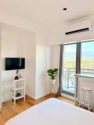 Studio Unit Staycation near Rockwell Mandaluyong FREE Pool Access
