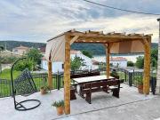 Seafront Island Paradise - Emily 3