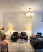 3 Bed Cottage - Sleeps 6 - Pets - Parking - Wifi