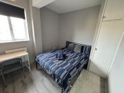 Huge 5 bedroom flat for 10 people 2 min away from Emirates Stadium Zone 2