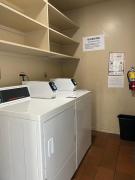 01 FREE Parking 10 min beach 2br-Waikiki Ala Moana