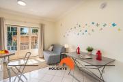 #272 T2 Bicos Flat J by Home Holidays