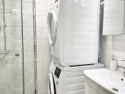 Double bed room in An apartment with lovely cats