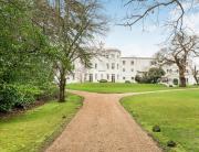 Bijou apartment in a historic Taplow manor house with dedicated office space Bijou apartment in a historic Taplow manor house with dedicated office space