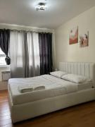 Vins Cloud9 Queen Bed Netflix SMX-Davao Airport-Samal Ferry