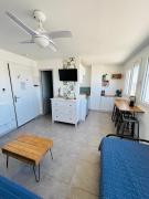 EStudio 1ère ligne vue mer ,place de parking privée accès a la plage de la résidence 3ème étage