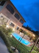 Chácara Prainha JK com piscina praia no quintal de casa