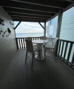 3 bedroom walk to garden city pier