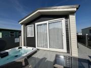 B9 - Sunnymede Fantasy Island - hot tub, pet friendly, WiFi, ramped veranda - Meadow Lakes Caravan & Lodge Hire