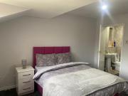 Private En-Suite With Free Wi-Fi & Parking in Wolverhampton Private En-Suite With Free Wi-Fi & Parking in Wolverhampton