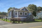 Bue Crab Bungalow - Charming in-town cottage!