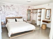 Solara West - Private Pool and Seafront