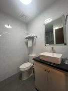 Sheryll Escapes - La Grande 406 cozy 1 bedroom Wi-Fi and Netflix