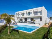 Modern 5BR Villa-Private Pool-Walk to Beach & Oura-10 Guests by Mishas Place