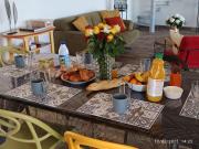 Bord de mer, pieds dans leau, vue panoramique