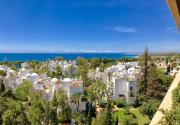 Encantador apartamento en Marbella, bonita terraza y vista al mar