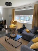 44 Gower holiday village Ty Gŵyr Cosy 2 bedroom Chalet with a seasonal indoor pool