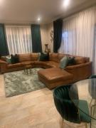 Home Away from Home - Deluxe Queen & Twin Apartment