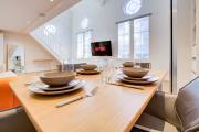 Contemporary 2-Bedroom Apartment in Wanstead, London