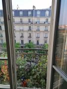 Bel appartement Hausmannien au centre de Paris Bel appartement Hausmannien au centre de Paris