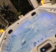 Exotic Jacuzzi Apartment with Balcony and Parking