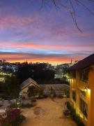 Hạ Hoàng Hôn House