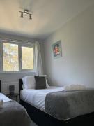 3 Bed House Close to Gatwick