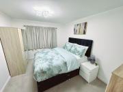 2 Bed-2 Bath-Town Centre-Free Parking 2 Bed-2 Bath-Town Centre-Free Parking