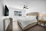 Lux 2-BR Pet-Friendly Retreat in Deerfield Beach