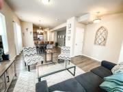 Stylish new home close to downtown