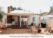 Olive Cottage - CBD Location, Pet friendly
