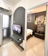Apartement Green Pramuka Square 2br DeluxeRoom