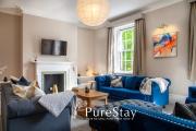 BRANDNEW BIG 6 Bedroom House near Derbyshire Cricket Ground and Derby County Football Club Sleeps 15 by PureStay