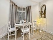 3 Bed Home In Tonypandy With Balcony View Room