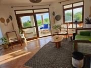 Hewani a bright & airy 1 BR apartment with an ocean view & pool