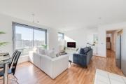 Large 3 Bedroom London Apartment - Large Terrace with Sunset Views