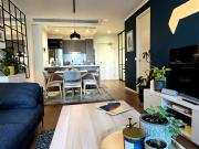 Luxury 2BR Apartment, Pool, Gym & Free Parking