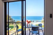Breathtaking Clifftop Ocean Views from Unit 12
